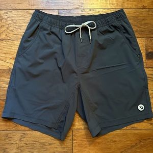 Vuori Kore Short Black w/liner - XL, 7.5” inseam